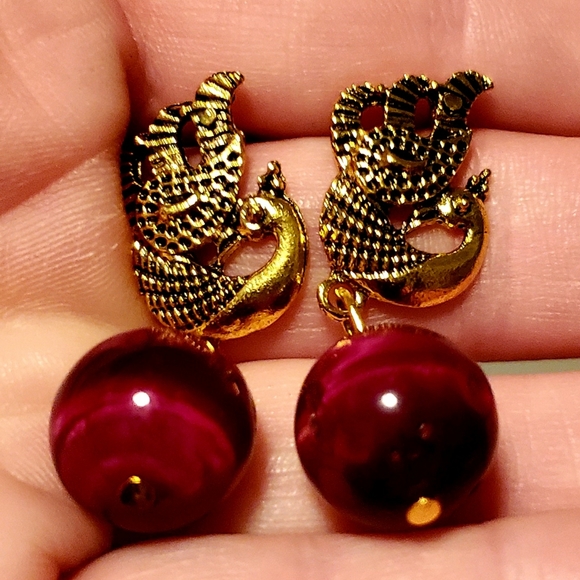 New Gold Peacock and Round Red Tiger Eye Gem Earrings. - Picture 4 of 11